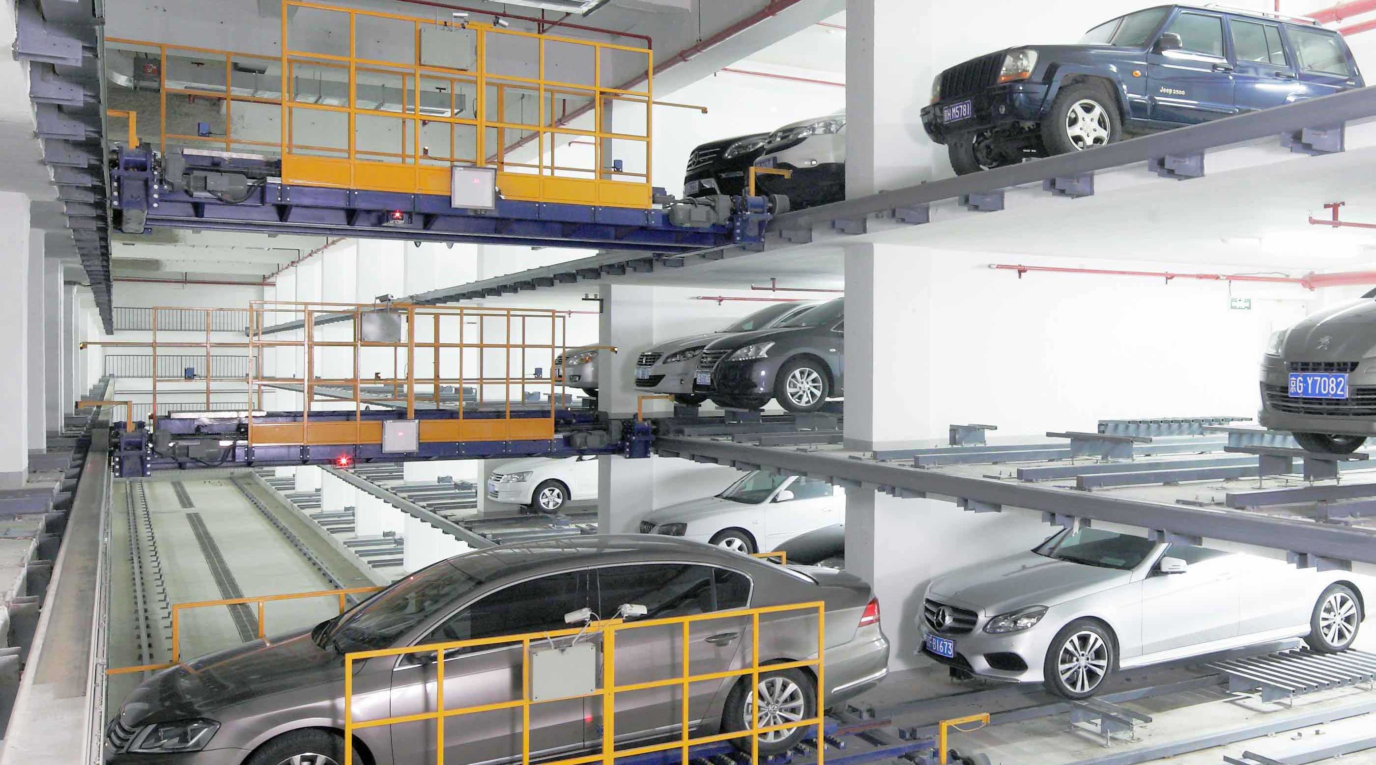 北京积水潭医院怡丰智能车库采用平面移动类停车设备与固定梳齿搬运